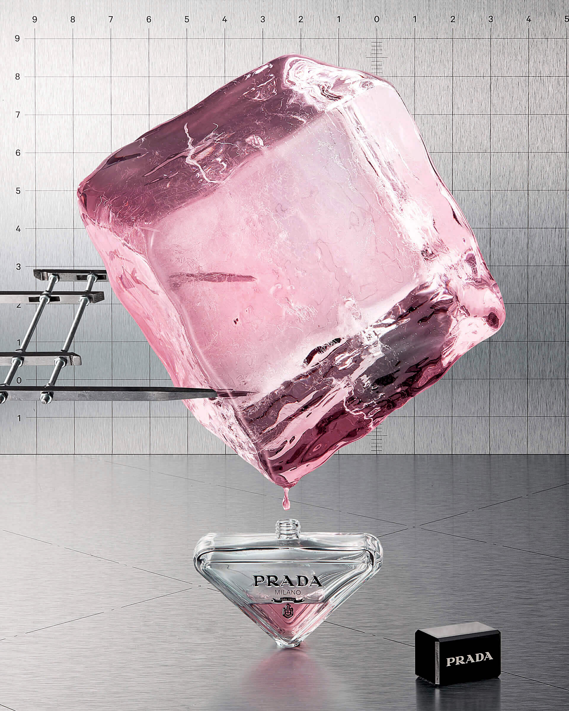 hold-on-please-prada-beauty-thomas-weil-01b