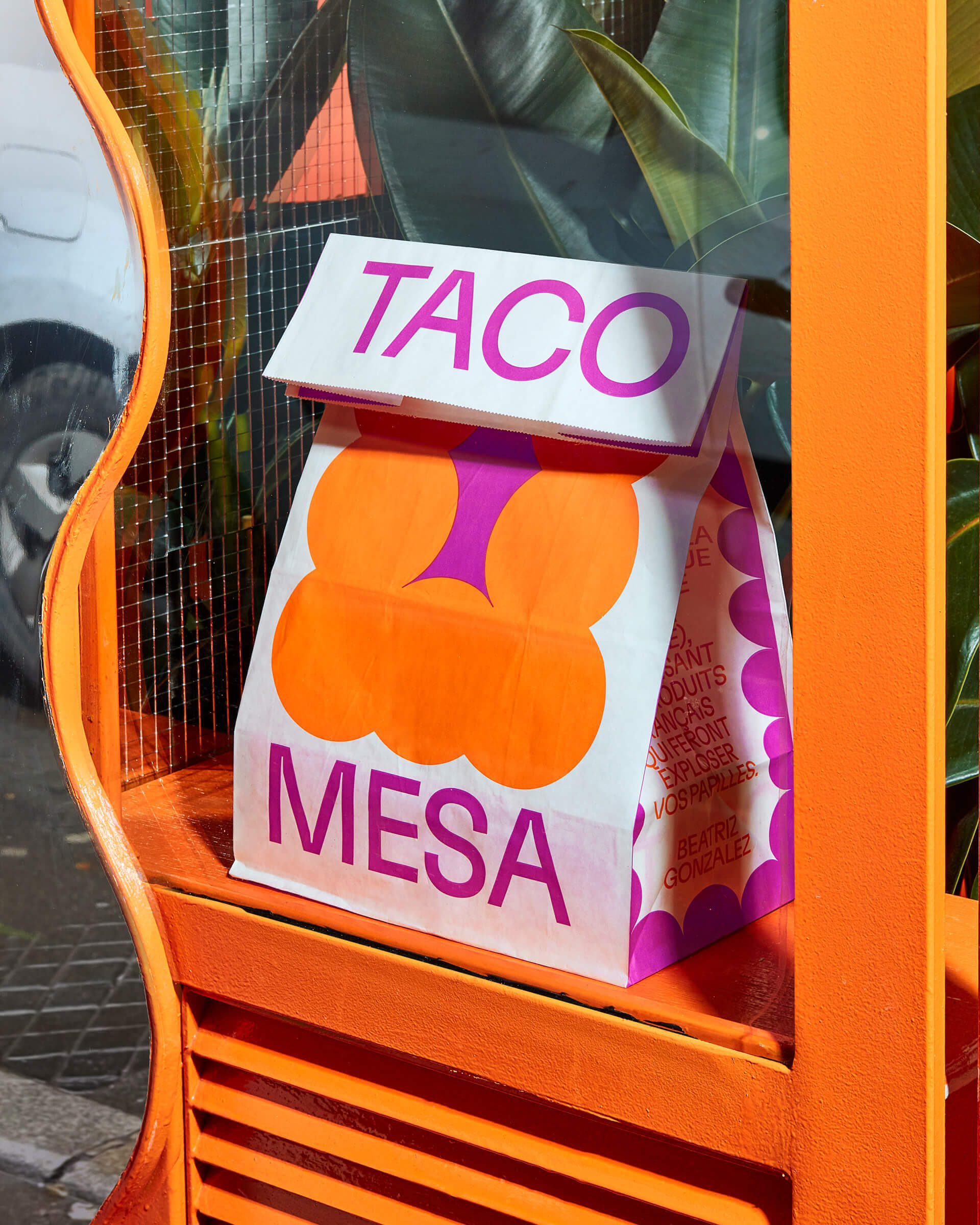 hold-on-please-taco-mesa-thomas-weil-10