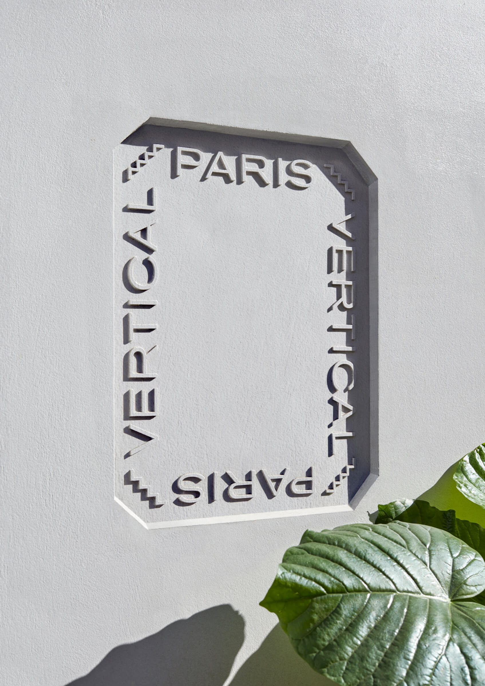 hold-on-please-vertical-thomas-weil-06