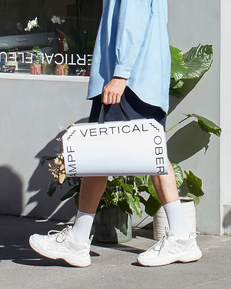 hold-on-please-vertical-thomas-weil-02