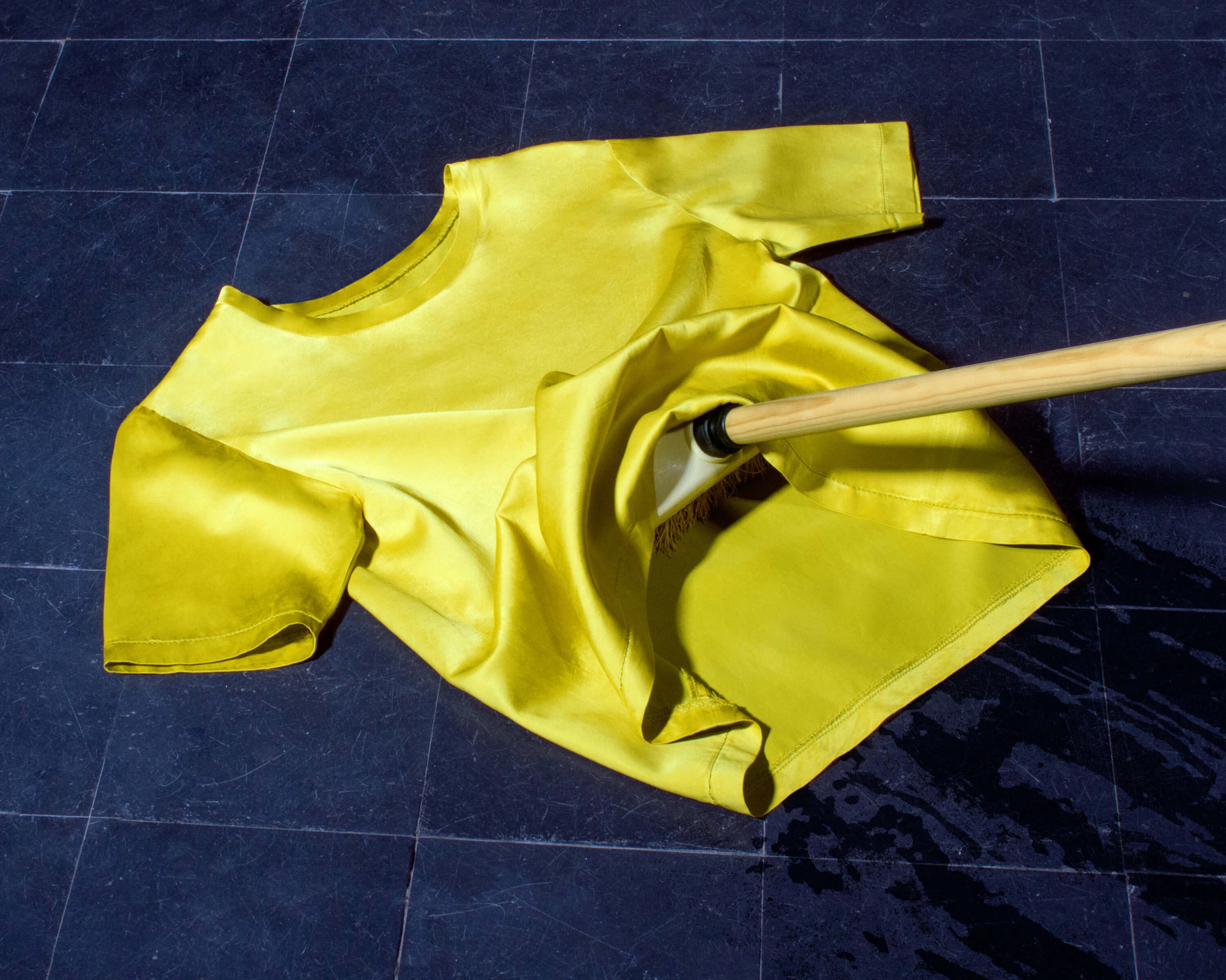 hold-on-please-paria-thomas-weil_08