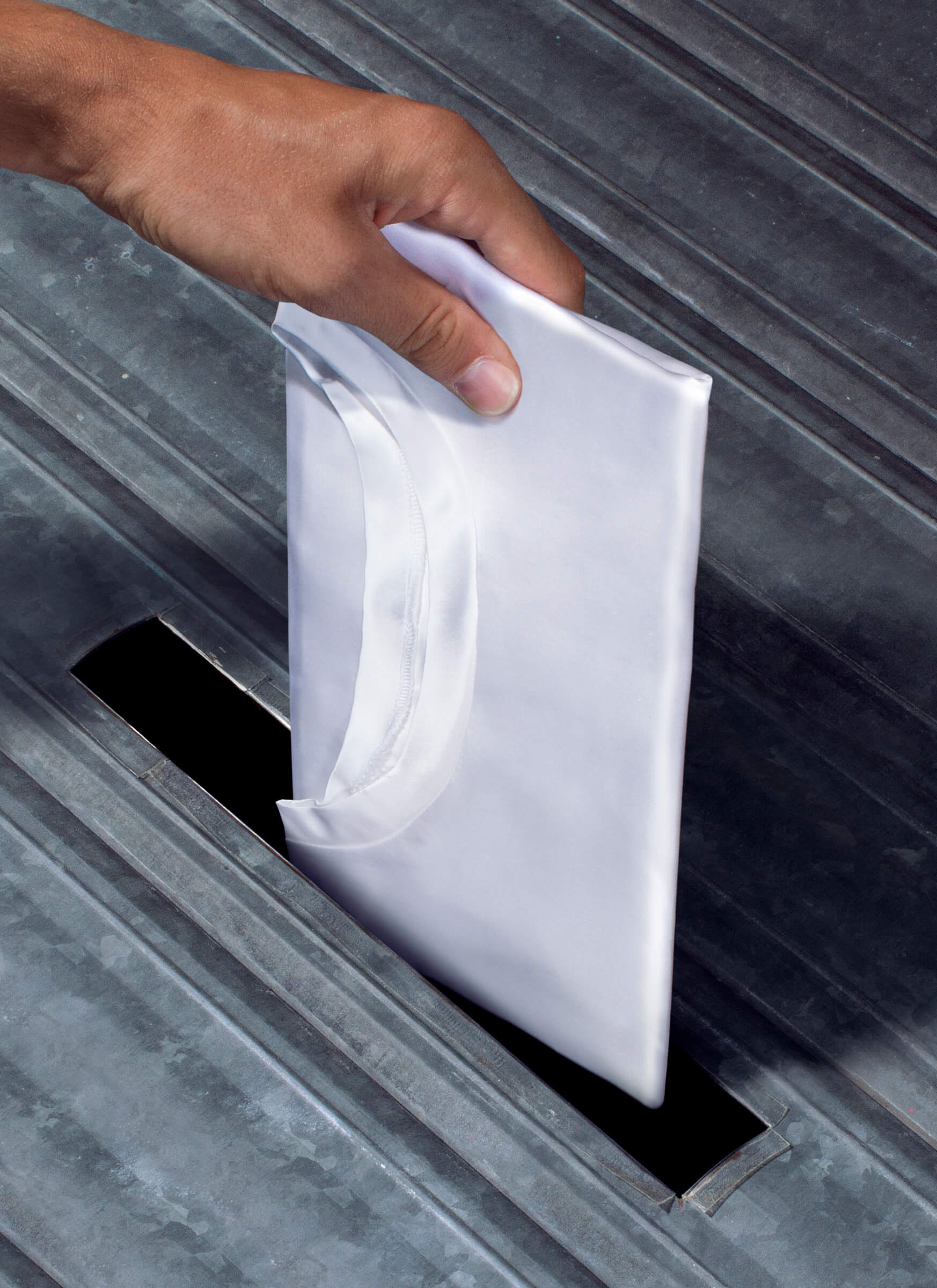 hold-on-please-paria-thomas-weil_06