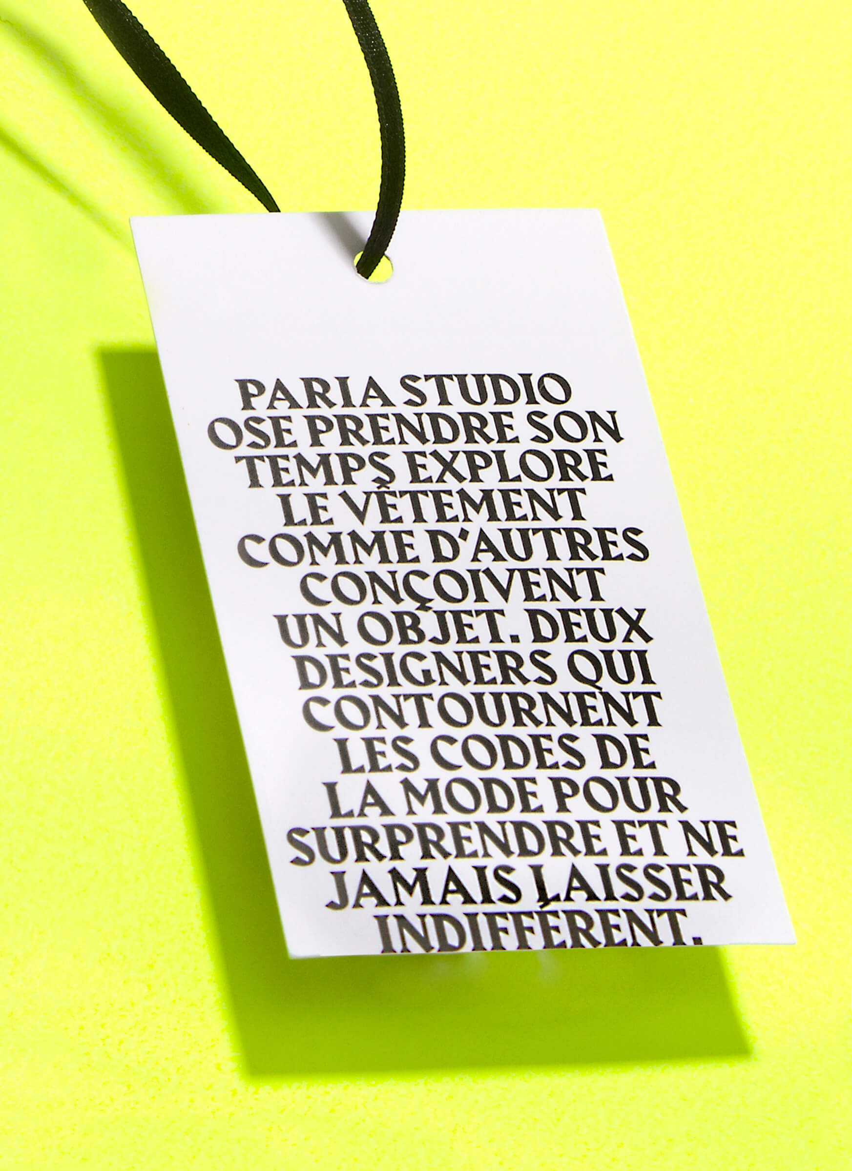 hold-on-please-paria-thomas-weil_04