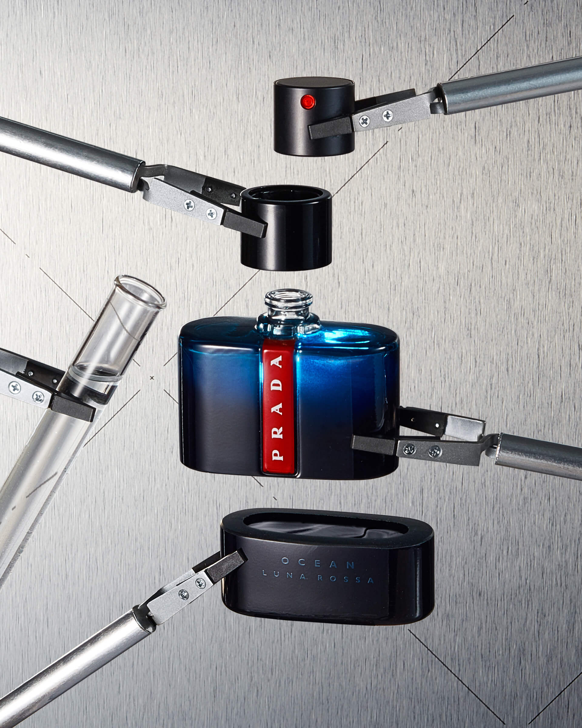 hold-on-please-prada-beauty-thomas-weil-03