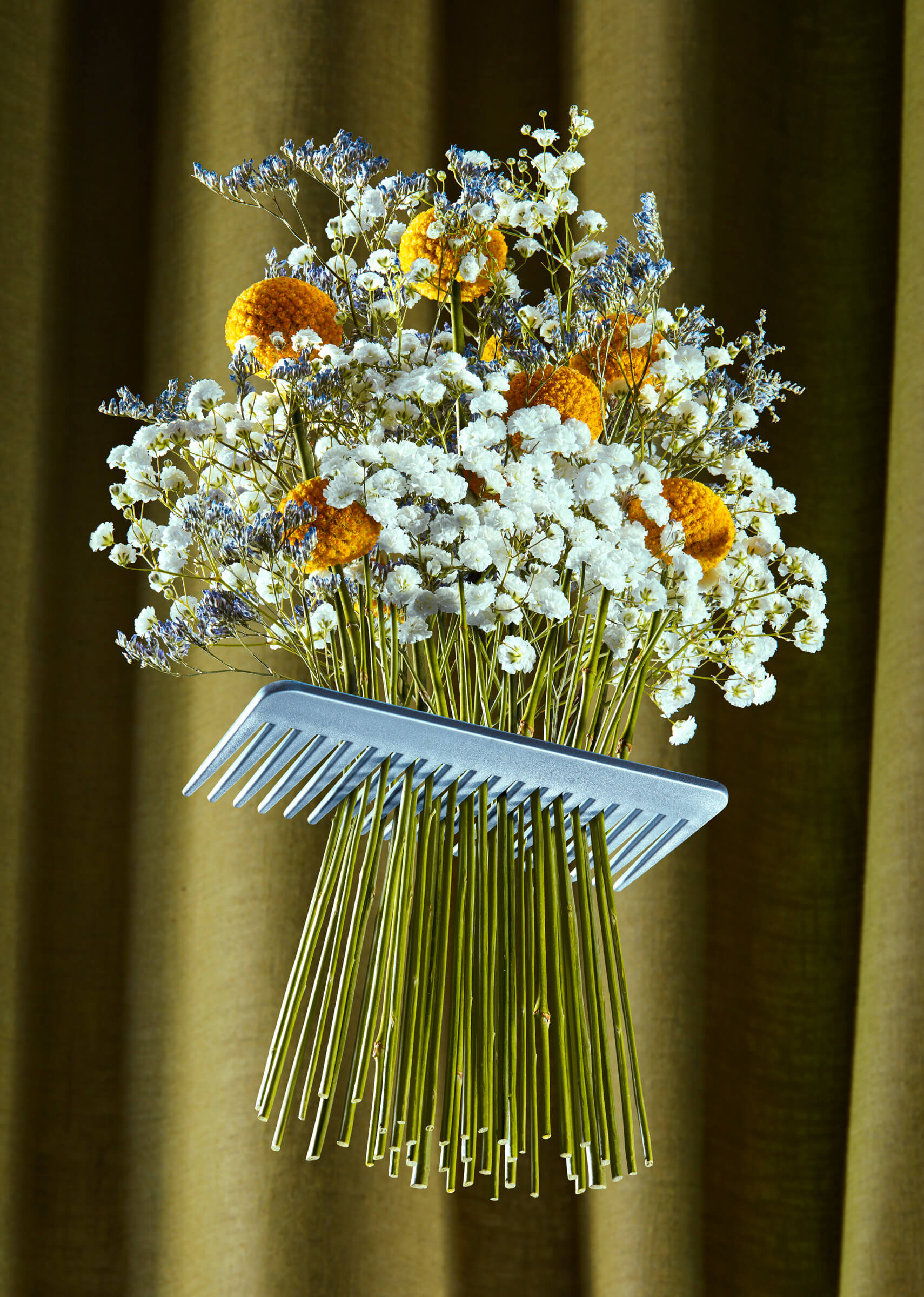 hold-on-please-vertical-thomas-weil-03