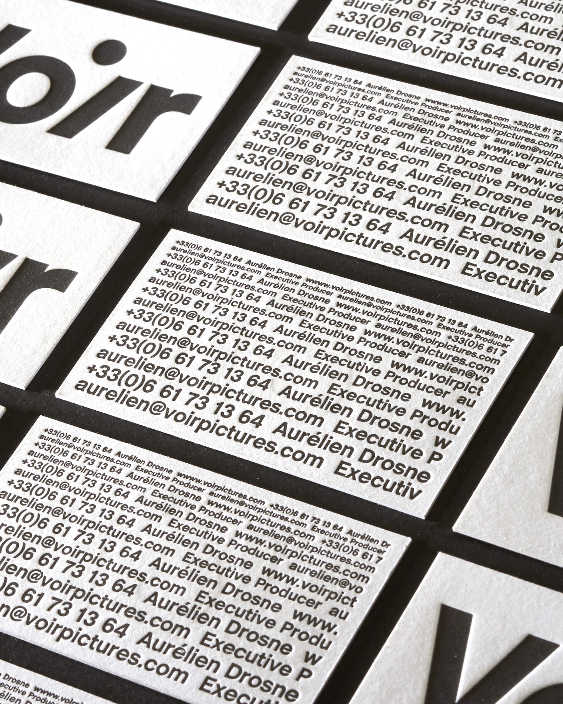 hold-on-please-voir-thomas-weil-01